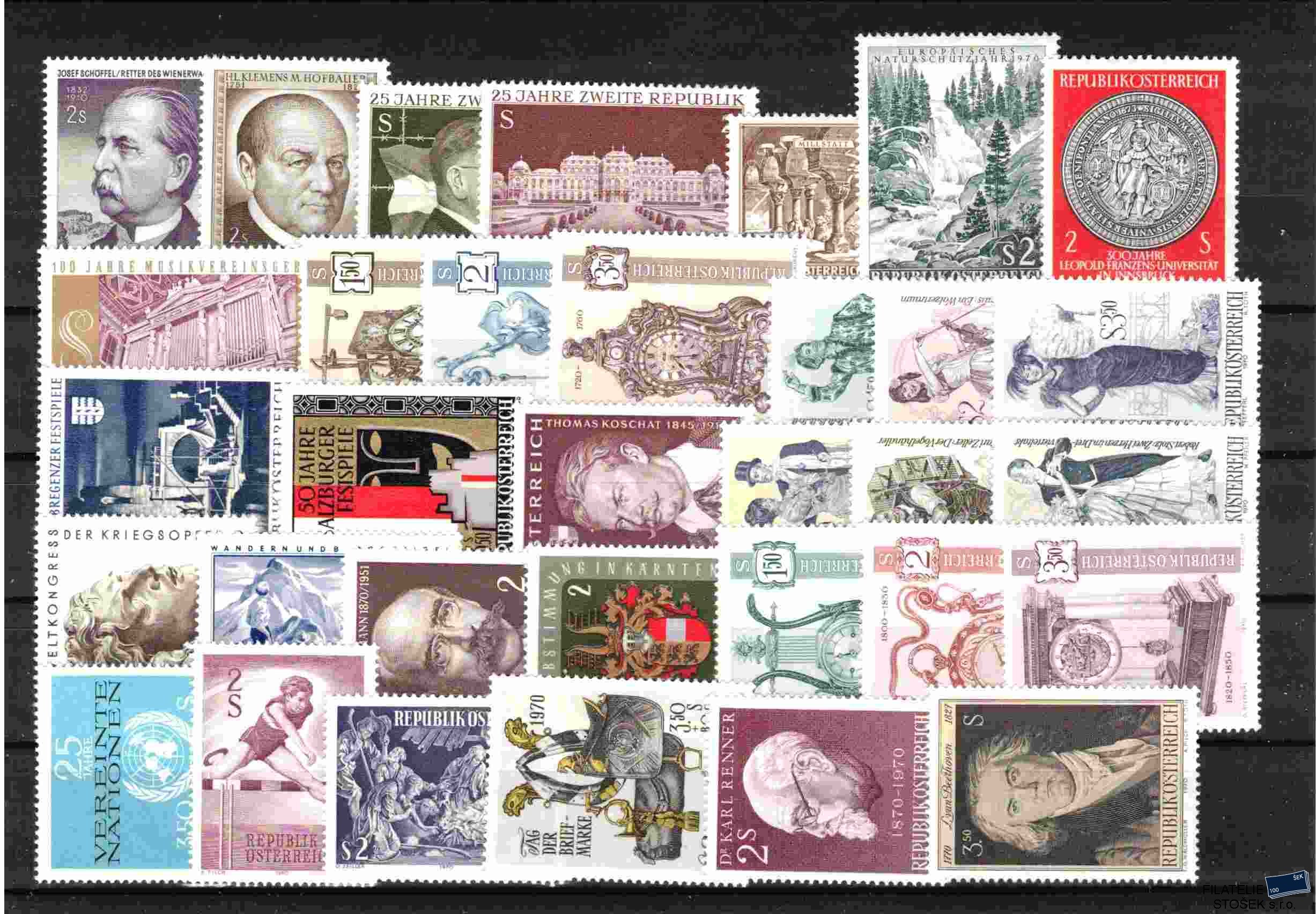Rakousko známky Mi 1320-1352 1970-Kompletní ročník na kartičce A5