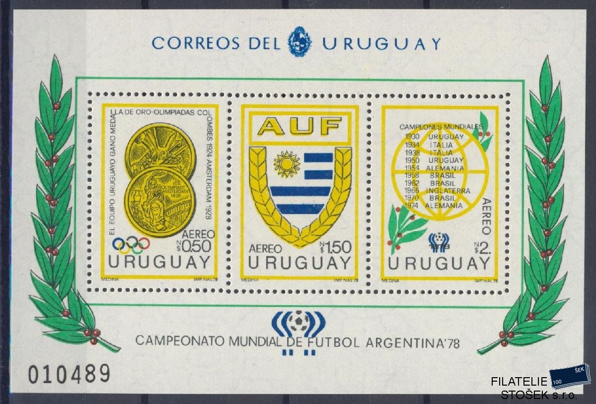 Uruguay známky Mi Blok 39 -  Fotbal